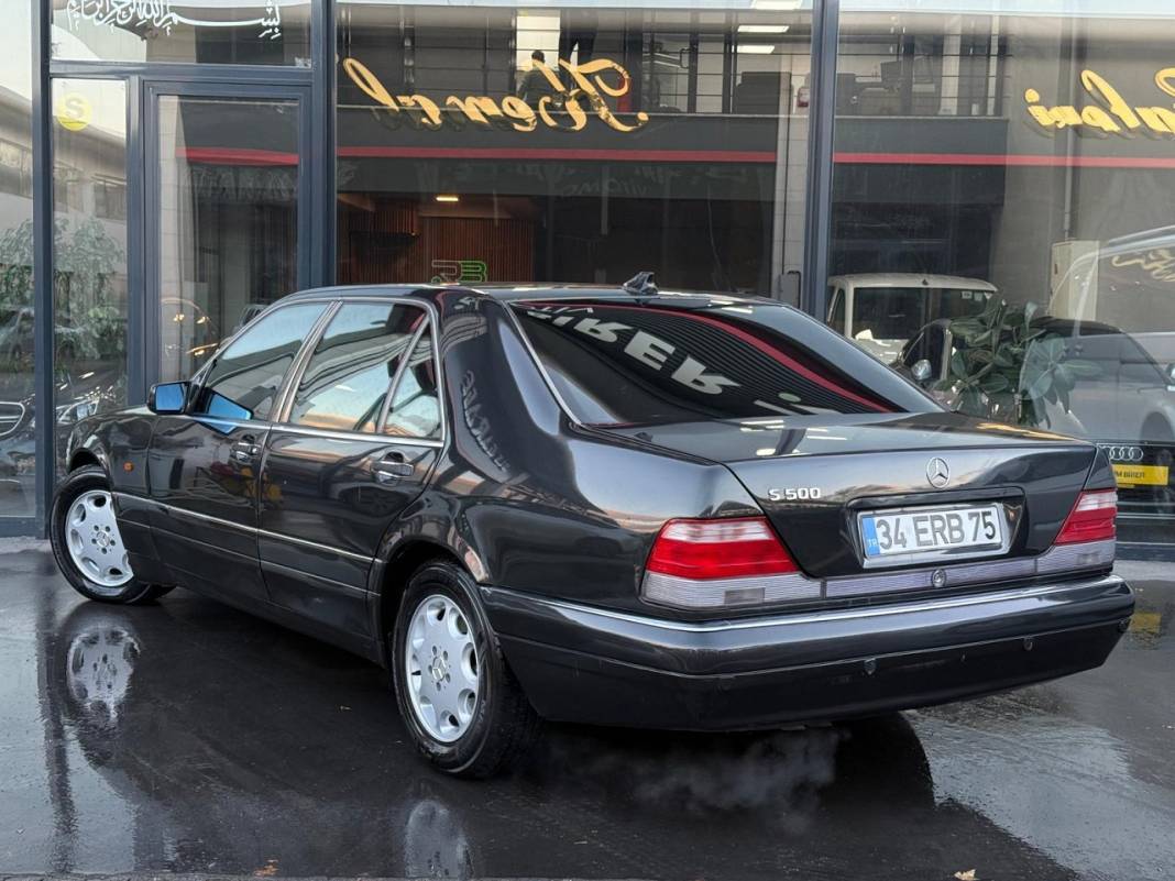 Milli Görüş Lideri Erbakan'ın makam aracı açık artırmayla satışa çıkarıldı 14